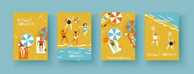 Yaz aylarında, insanlar erkek ve kadın şemsiye altında Sahilde güneşlenmek, plaj voleybolu ve badminton oynamak. A4 boyutunda vektör afiş kümesi