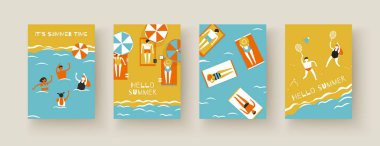 Yaz aylarında, deniz, plaj. İnsanlar erkek ve kadın şemsiye altında Sahilde güneşlenmek, plaj voleybolu ve badminton oynamak. A4 boyutunda vektör afiş kümesi