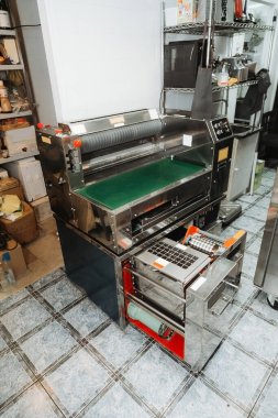 Makarna ve pizza yapmak için bir çeşit teknik cihaz ve makine.