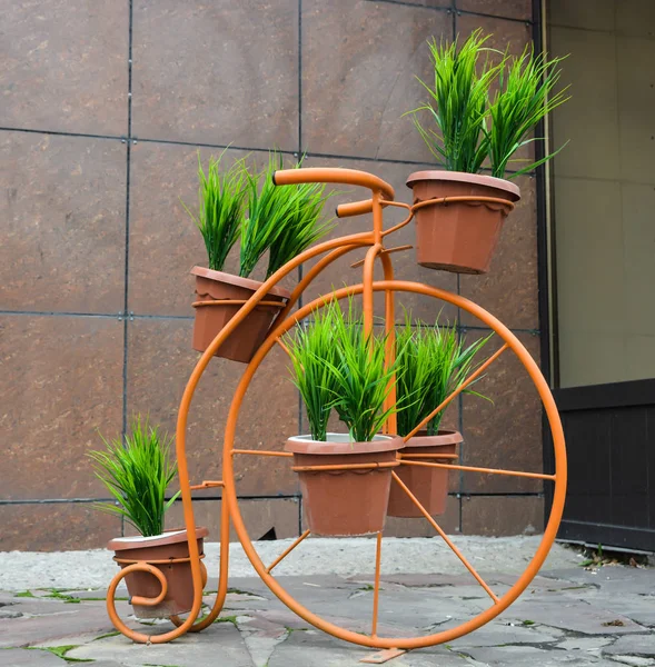 Orange Vintage Bike Flower Pot Street Almaty Kazakhstan — Stock Photo, Image