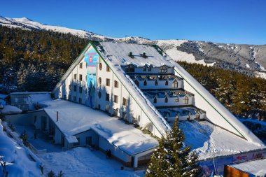 Kayak Merkezi ile manzarası kış manzarası. Birkaç 