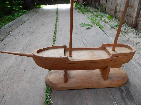 Модель Деревянной Лодки Мачтами — стоковое фото