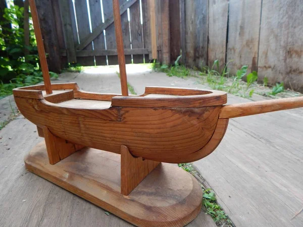 Direkli ahşap tekne modeli