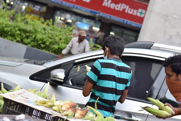 Hyderabad Telangana Hindistan Temmuz 2020 Kızarmış Mısır Insanlar Yüz Maskesi — Stok fotoğraf