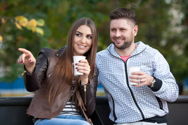 Touristen Trinken Kaffee Der Bushaltestelle — Stockfoto