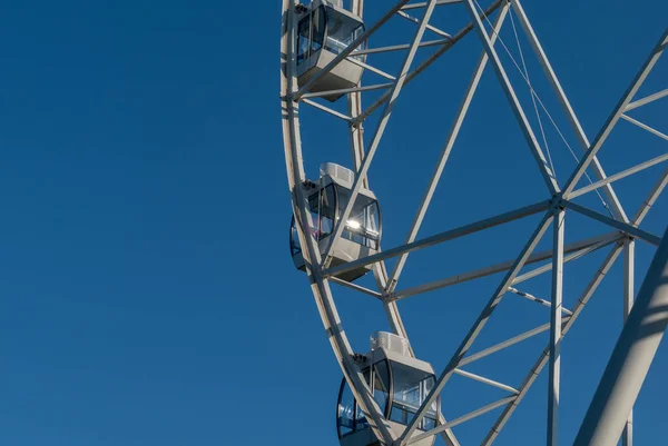 White Ferris Wheel Blue Sky — Stock Photo, Image