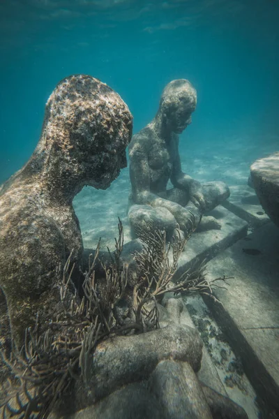 Cancun Sualtı Sanat Müzesi 'ndeki heykeller