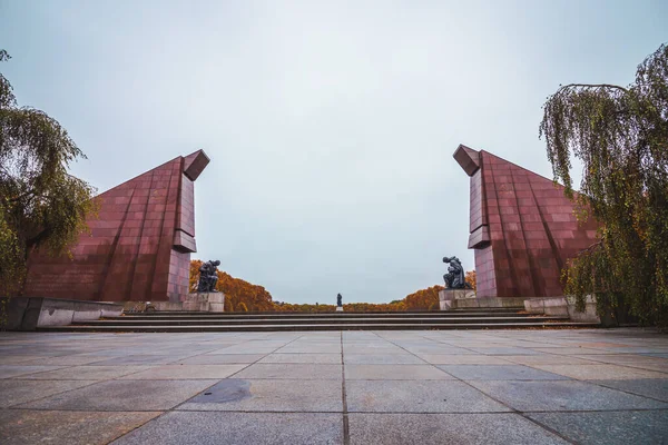 Monumento Guerra Soviética Parque Treptower Berlín Alemania — Foto de Stock