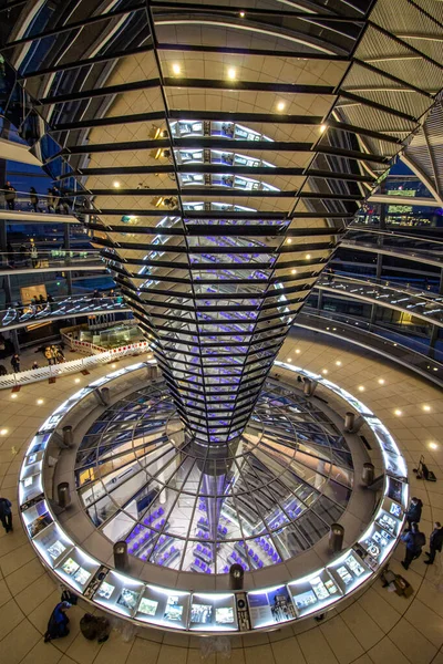 Vista Interna Della Cupola Cima All Edificio Del Reichstag — Foto Stock