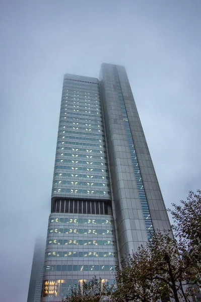 Frankfurti Felhőkarcoló Épületek Üzleti Pénzügyi Célokra Esős Felhős Napokon — Stock Fotó