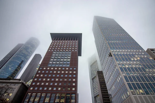 Edificios Rascacielos Frankfurt Para Negocios Finanzas Día Lluvioso Nublado — Foto de Stock