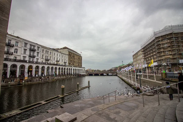 Lago Binnenalster Barrio Altstadt Con Nubes Dramáticas Plaza Del Mercado — Foto de Stock