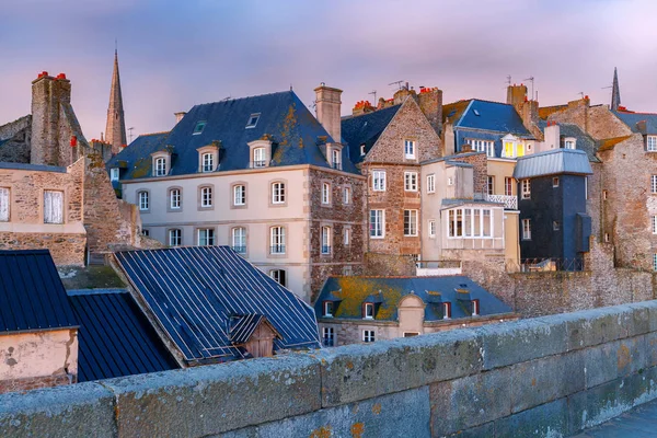 Saint Malo. Houses in the old town. — Stock Photo, Image