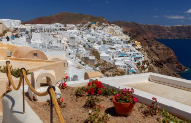 Fira. Santorini geleneksel mimarisi.