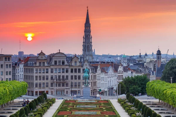 Bruxelas. Montanha das Artes ao pôr do sol . — Fotografia de Stock