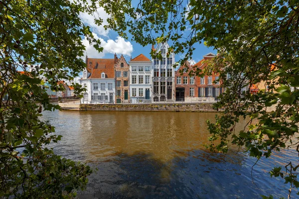 Bruges. Canale Spiegel Rei. — Foto Stock