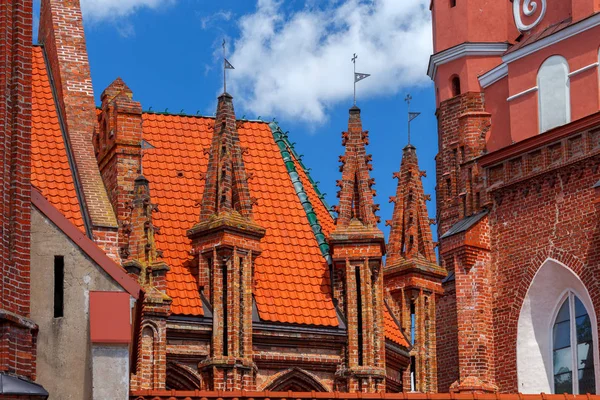 Vilnius. Igreja Católica de Santa Ana . — Fotografia de Stock