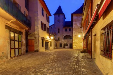 Annecy. Gece eski şehir.