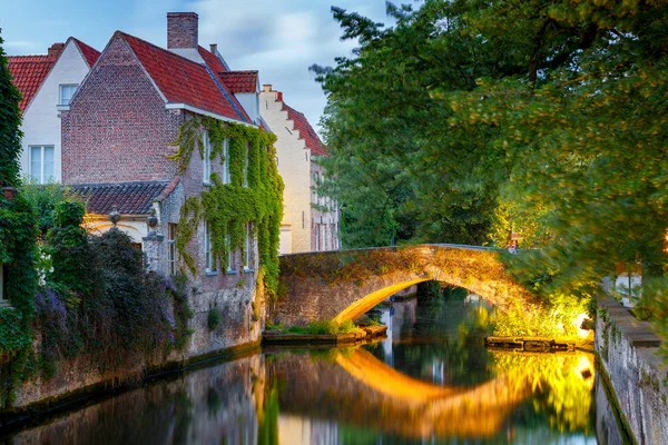 Bruges. Yeşil kanal. — Stok fotoğraf