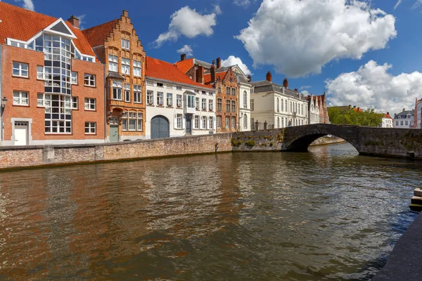 Bruges. Kanal Spiegel Rei. — Stok fotoğraf