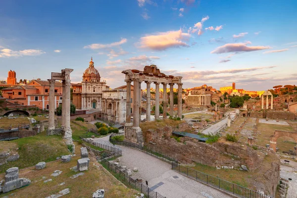 Roma. Foro Romano al tramonto . — Foto Stock