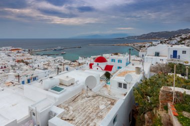 Chora. Mykonos. Şehrin havadan görünümü.