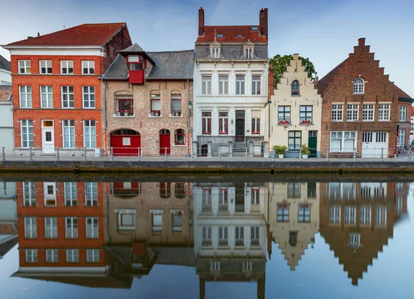 Bruges. Canale Spiegel Rei. — Foto Stock