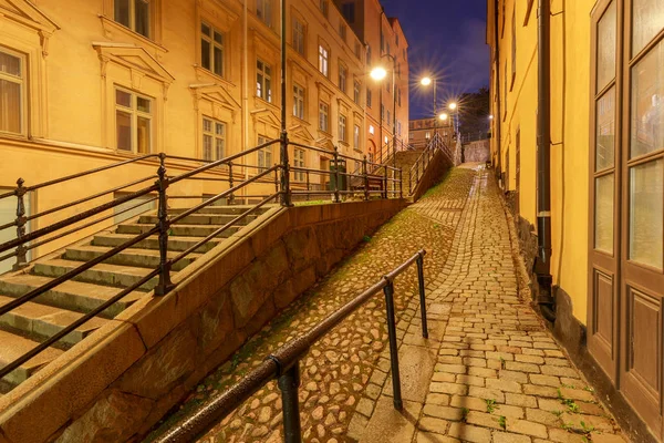 Stockholm. Vieille rue la nuit . — Photo