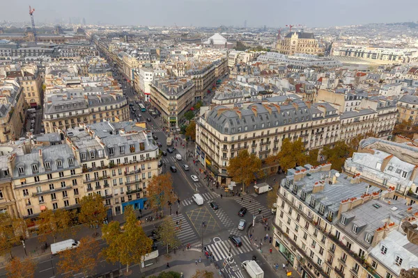 Paris mi? Şehrin havadan görünüşü. — Stok fotoğraf