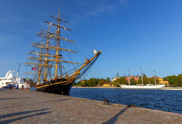 Stockholm. Město Quay. — Stock fotografie