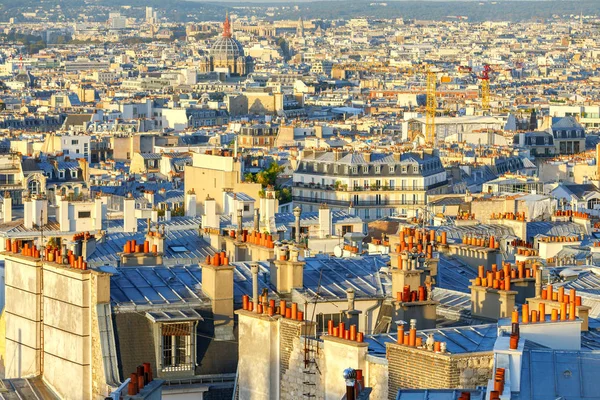 В Париж. Вид с воздуха на город на восходе солнца . — стоковое фото