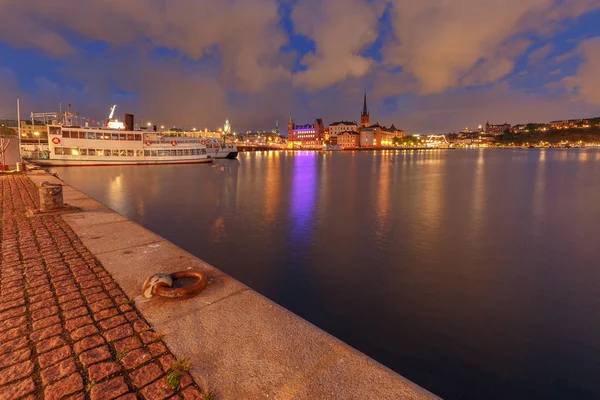 Stockholm. remblai municipal au coucher du soleil. — Photo