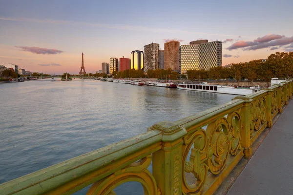 Paris. Embankment Grenelle. — Stock Photo, Image