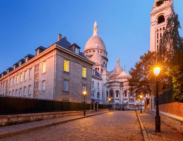 Paris. Sacre Coeur in the early morning. — Stock Photo, Image