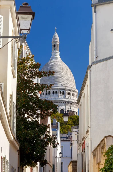 Paris. Sacre Coeur tidigt på morgonen. Stockfoto