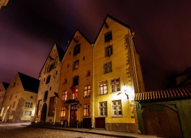 Tallinn. Ortaçağ eski bina üç kız kardeş.