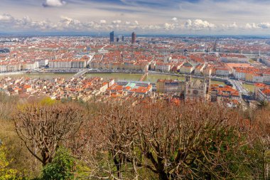 Fourviere Hill şehrin havadan görünümü. Lyon. Fransa.