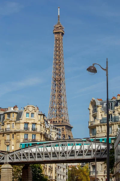 Widok Wieżę Eiffla Słoneczny Dzień Paryż Francja — Zdjęcie stockowe