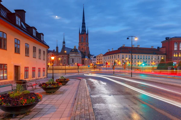 Estocolmo. Terraplén de la ciudad al amanecer . — Foto de Stock