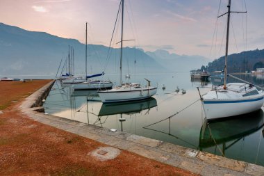 Fransa. Lake Annecy.