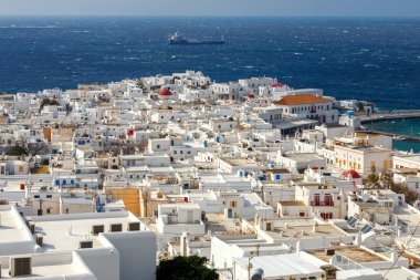 Chora. Mykonos. Şehrin havadan görünümü.