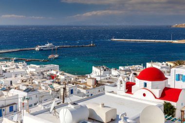 Chora. Mykonos. Şehrin havadan görünümü.