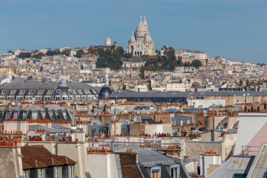 Paris mi? Şehrin havadan görünüşü.