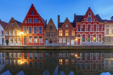 Bruges. Kanal Spiegel Rei.