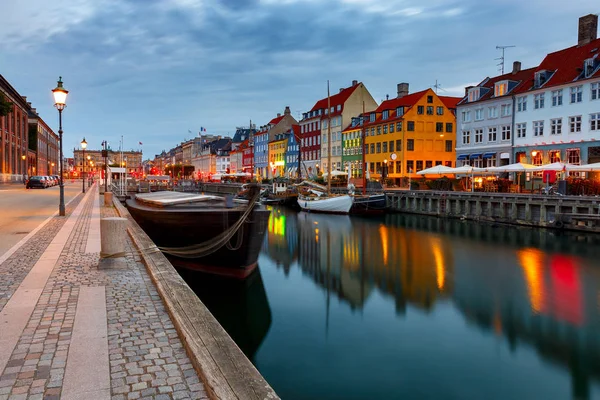 Copenhagen. The Nyhavn channel is at dawn. — Stock Photo, Image