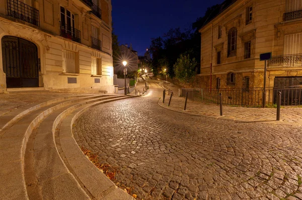 Paris. Old street on the Montmartre hill. — Stock Photo, Image