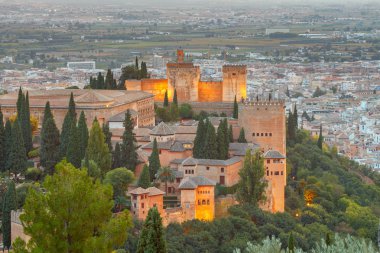 Granada. Kale ve Sarayı karmaşık Alhambra.
