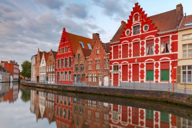 Bruges. Kanal Spiegel Rei.