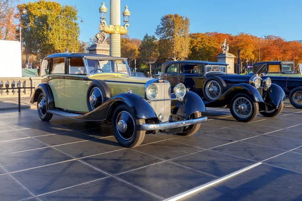 法国巴黎 2018年9月30日 协和广场上的复古汽车展览 — 图库照片