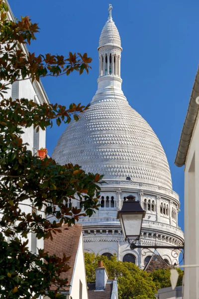 Paris. Sacre Coeur in the early morning. — Stock Photo, Image